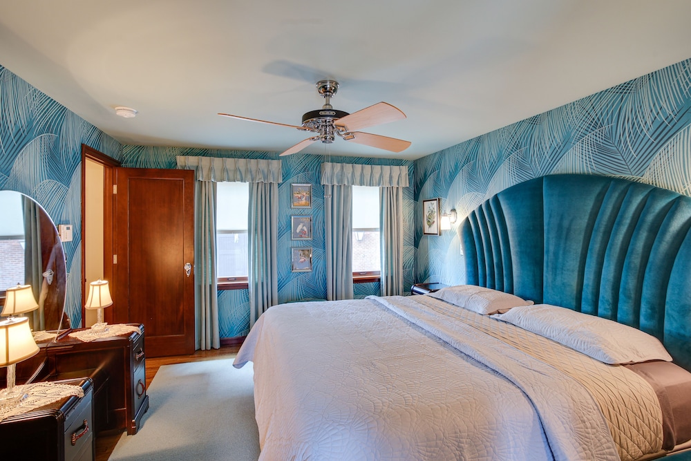 Retro Style Home in Ruston Walkable Location — 4-Star Luxury Hotel in Ruston, United States