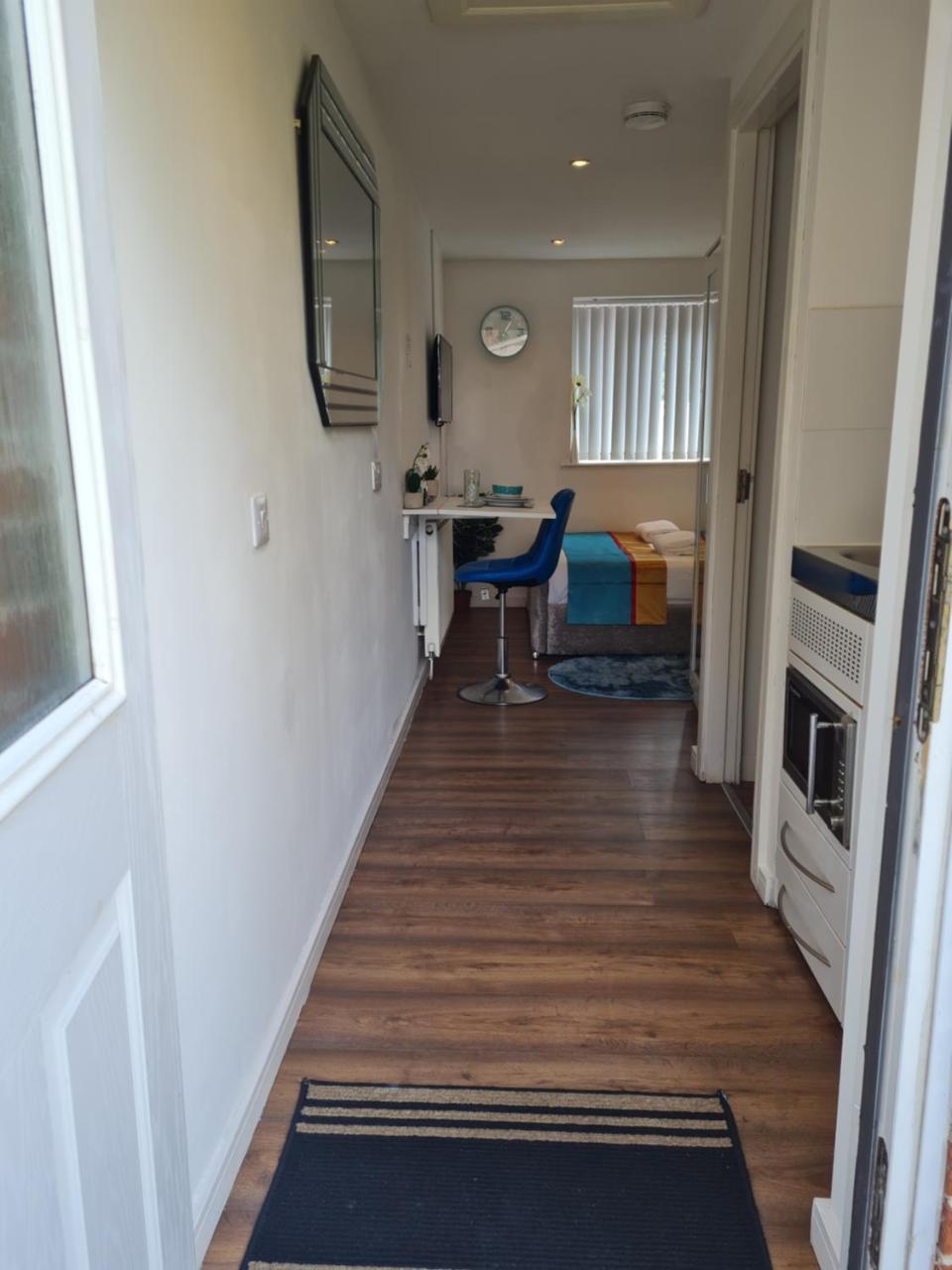 Self Contained Guest Accommodation - carbon neutral hotel in Salford