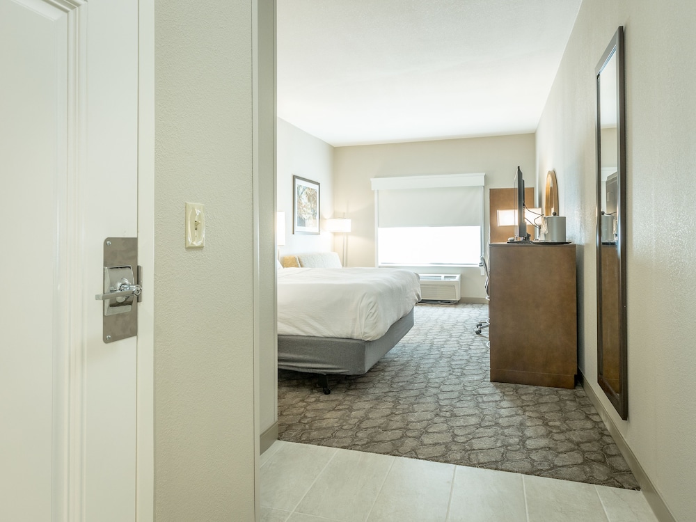Holiday Inn Hotel & Suites Peachtree City by IHG - photo 4