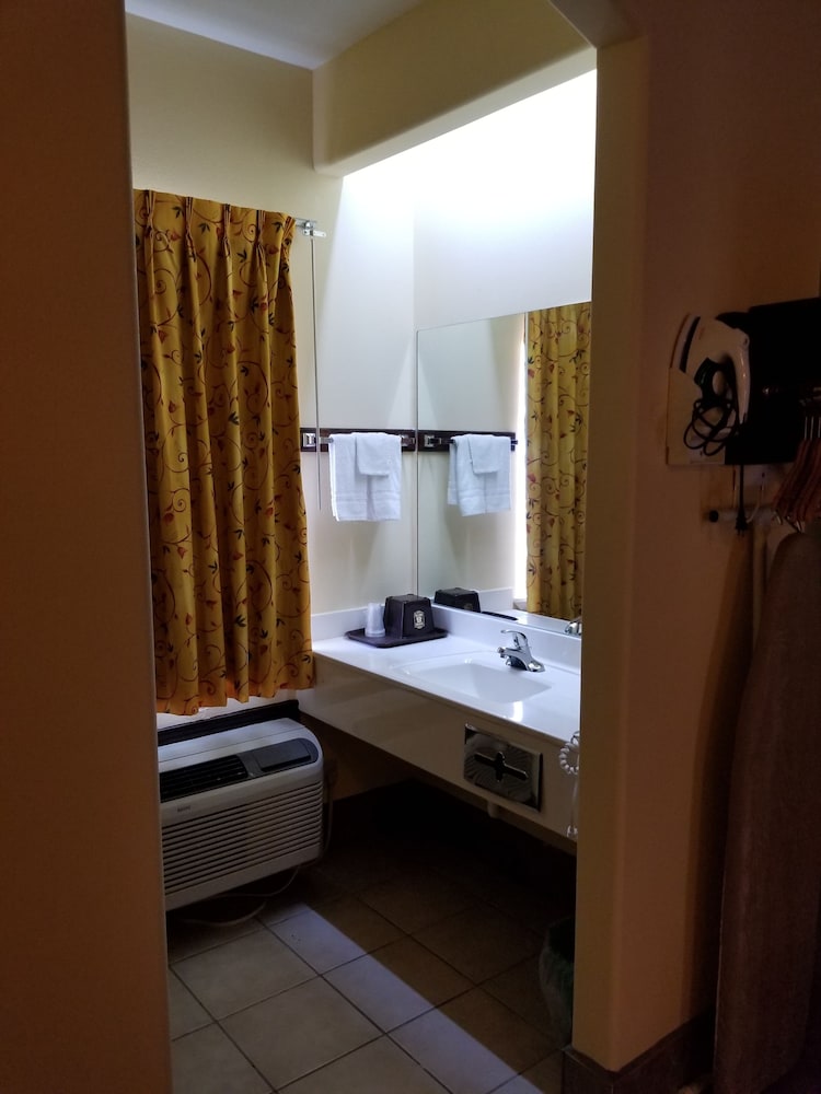 Texas Inn and Suites RGV - photo 33