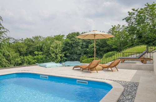 Peaceful Villa with Pool & Sauna La Casa di Kyra — 4-Star Luxury Hotel in Karojba, Croatia
