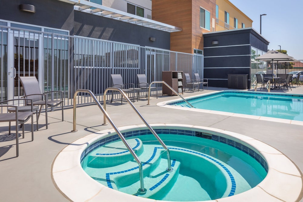 Fairfield Inn & Suites by Marriott Fresno North Shaw Avenue - photo 17