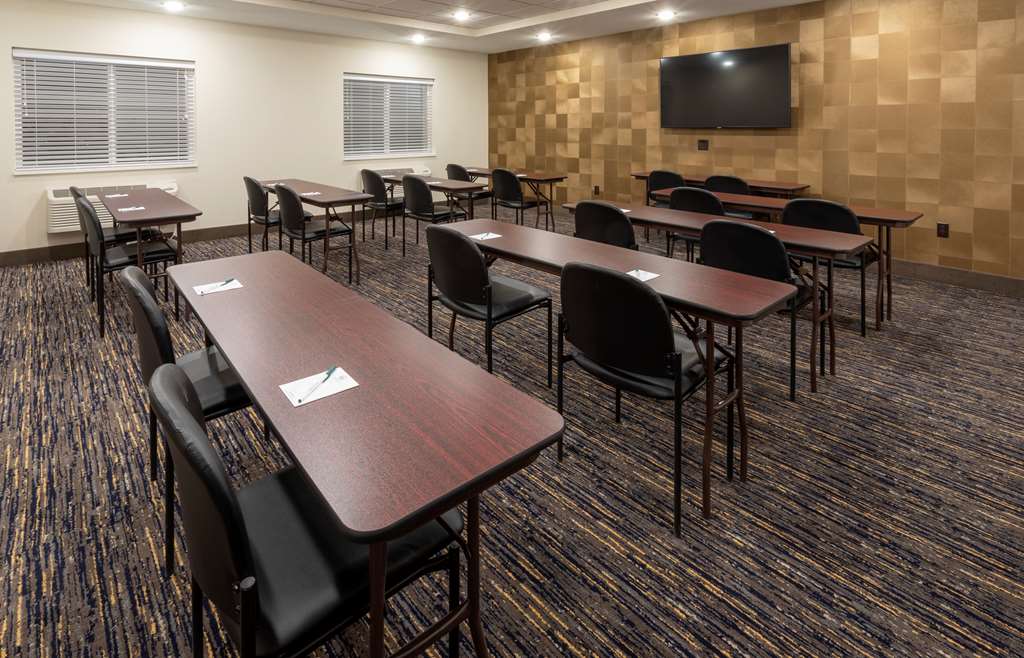 Grandstay Hotel and Suites Milbank - photo 15