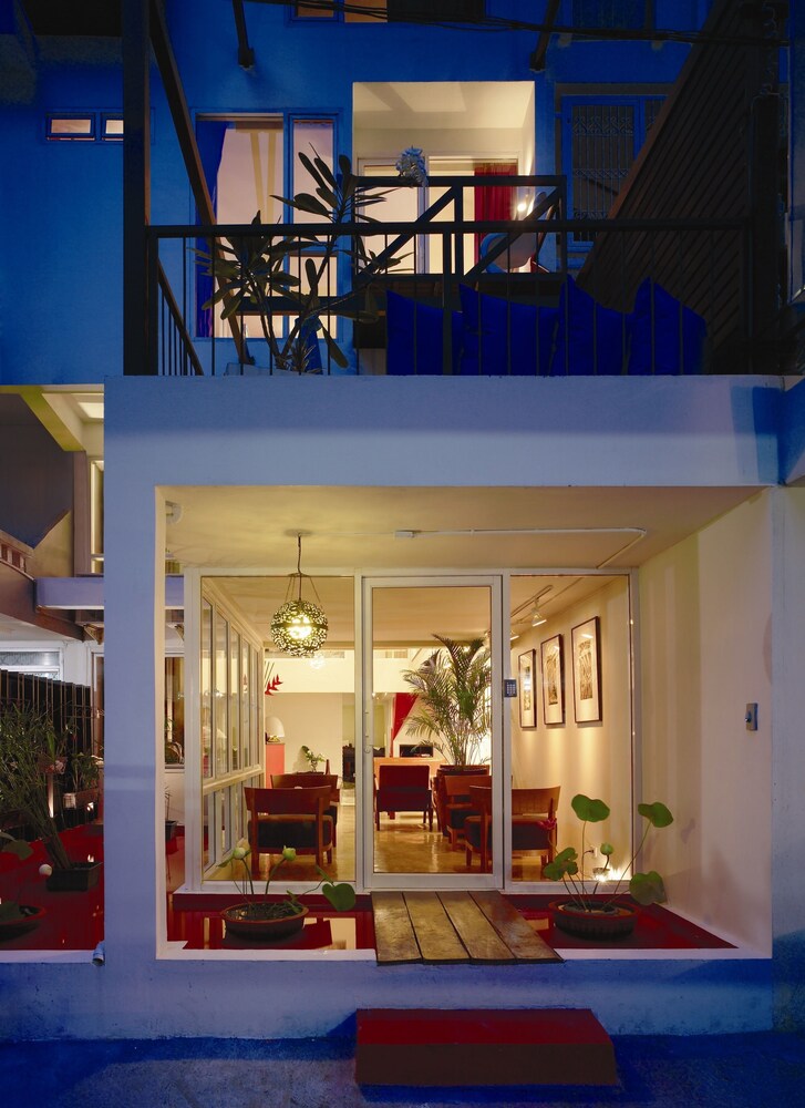 Seven Hotel