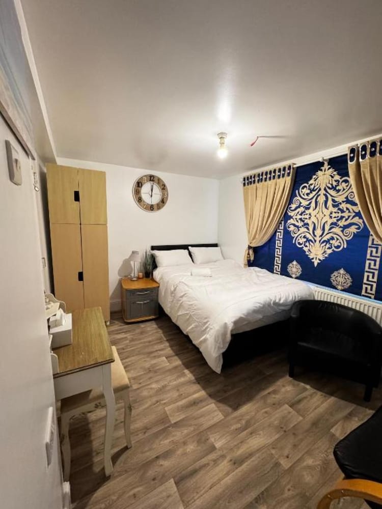 Unique Rooms 4beds Double Bed in Bolton, United Kingdom