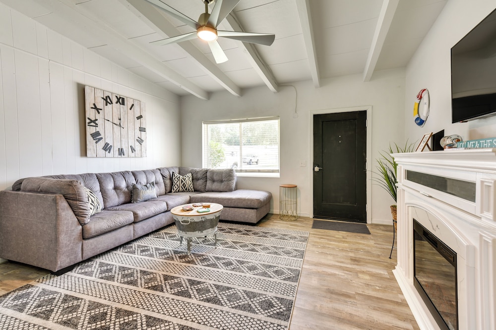 Cozy Fort Walton Beach Escape w Private Patio — 4-Star Luxury Hotel in Fort Walton Beach, United States