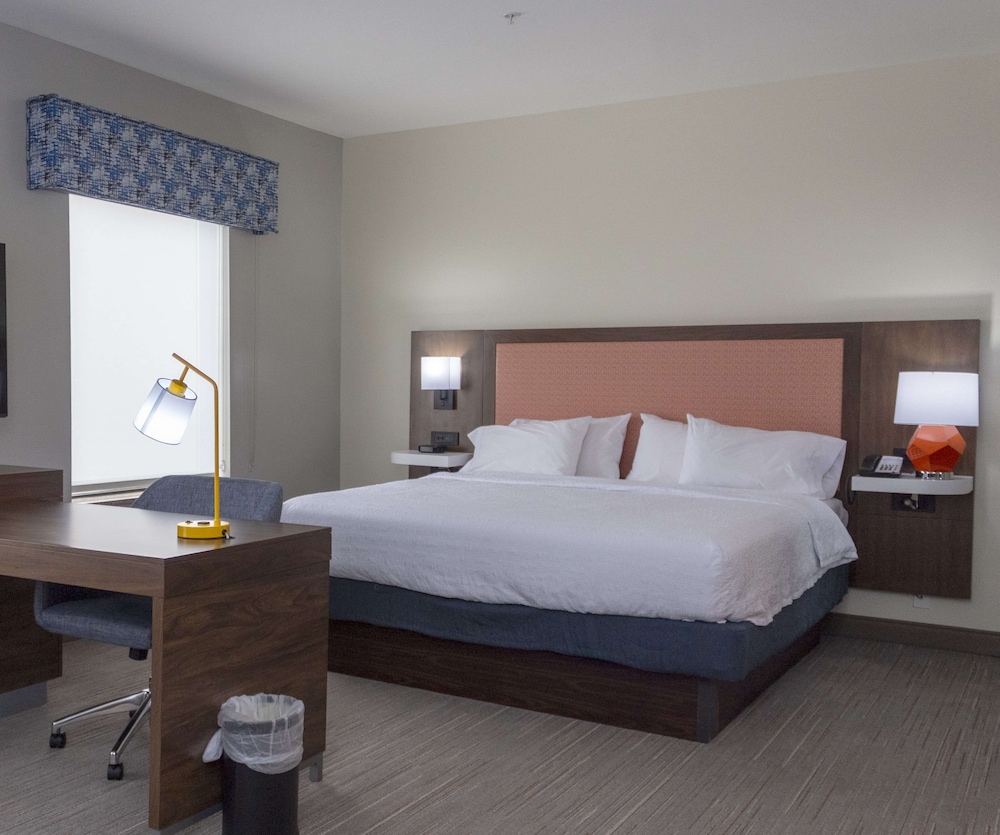 Hampton Inn & Suites Riverton - photo 21