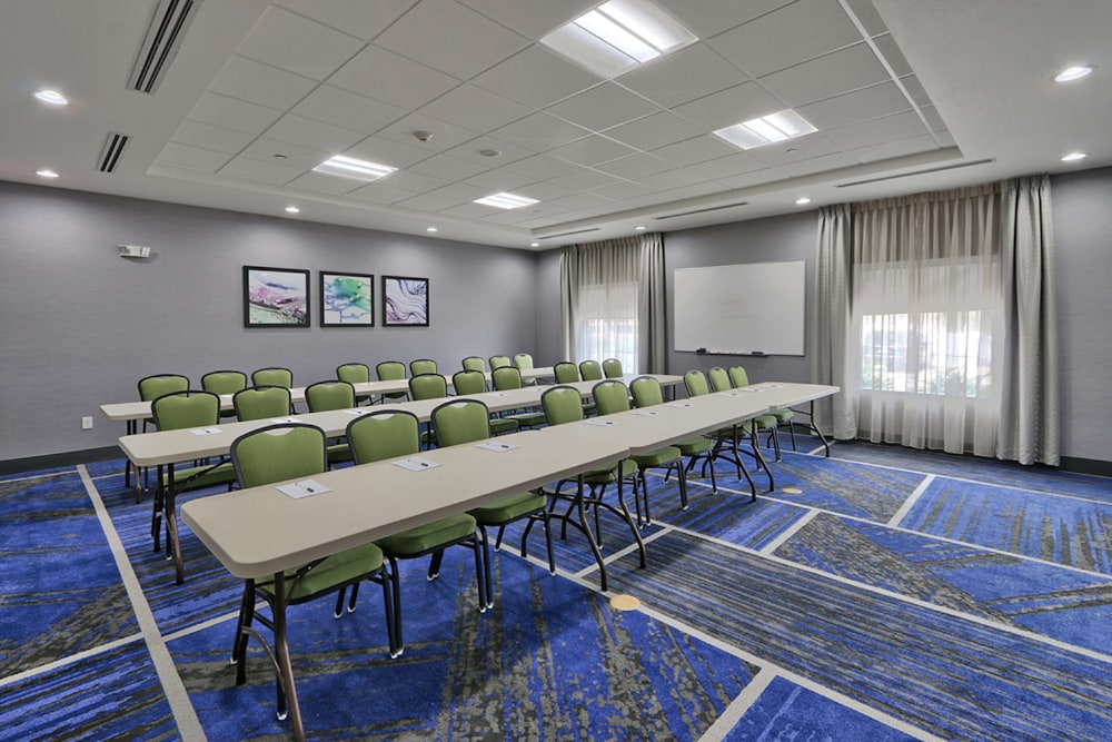 Hampton Inn & Suites Guthrie - photo 43