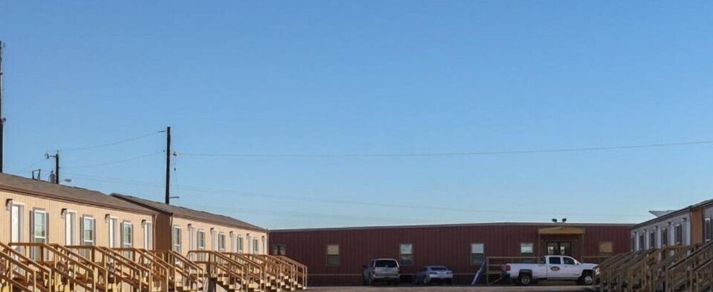 Cuero Oilfield Housing - photo 32