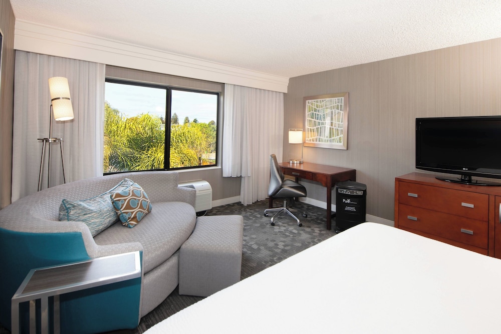 Courtyard by Marriott Oakland Airport - photo 25