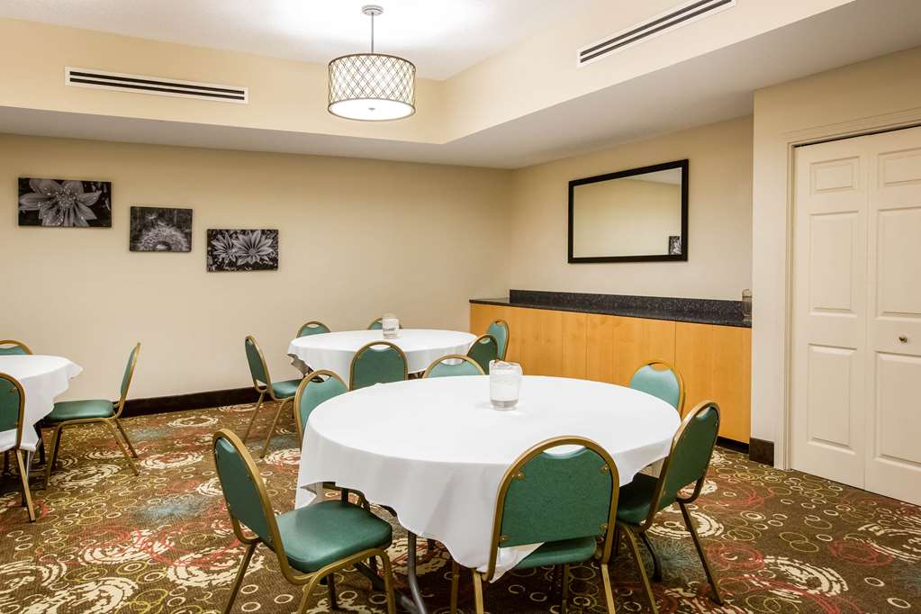 La Quinta Inn & Suites by Wyndham North Platte - photo 31