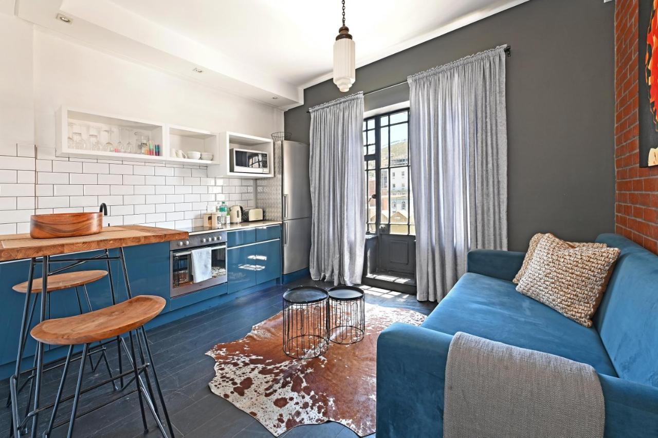 Stylish City Gem Apartment in Green Market Square