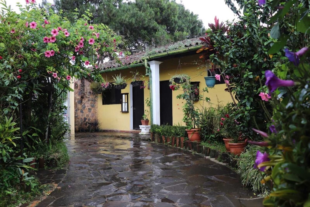Hotel Villa Santo Domingo in Concepcion De Ataco, El Salvador