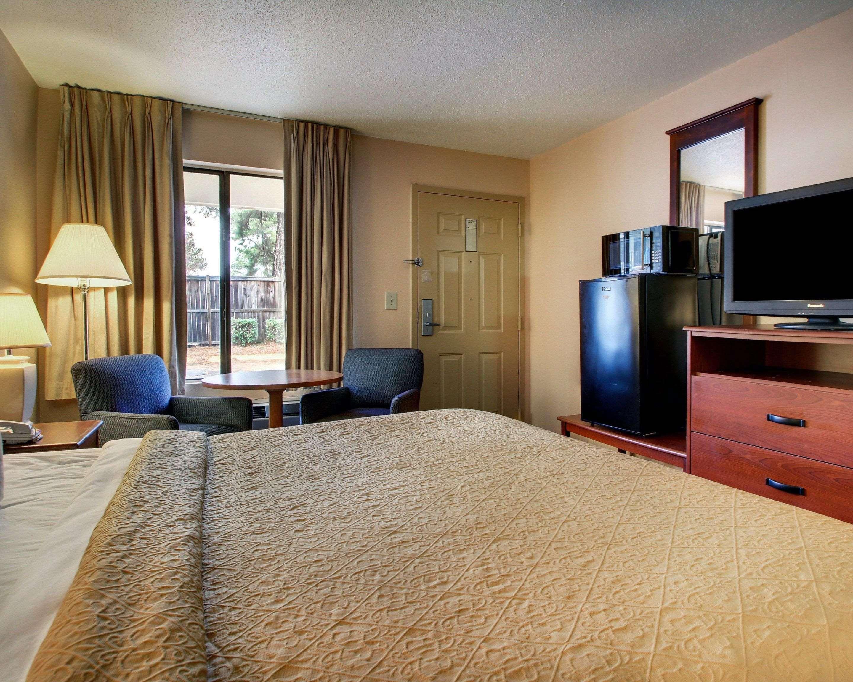 Rodeway Inn North - photo 13