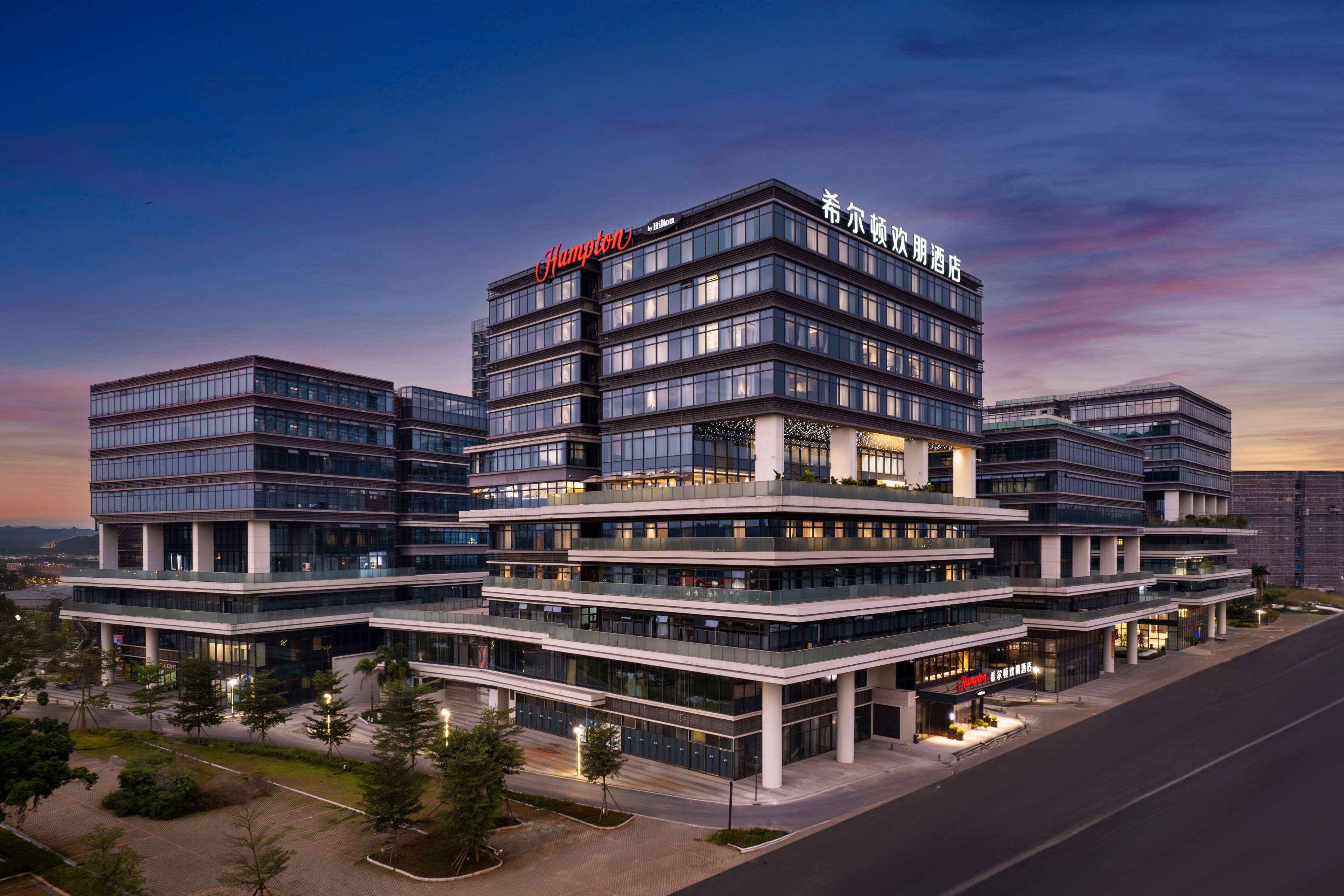 Hampton by Hilton Guangzhou Huangpu Sports Center — 4-Star Luxury Hotel in Guangzhou, People's Republic of China