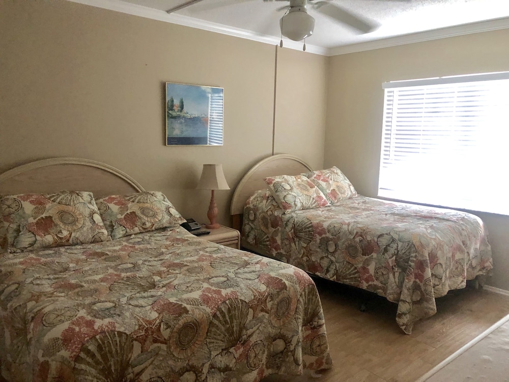 Coconuts Beach Resort - photo 10
