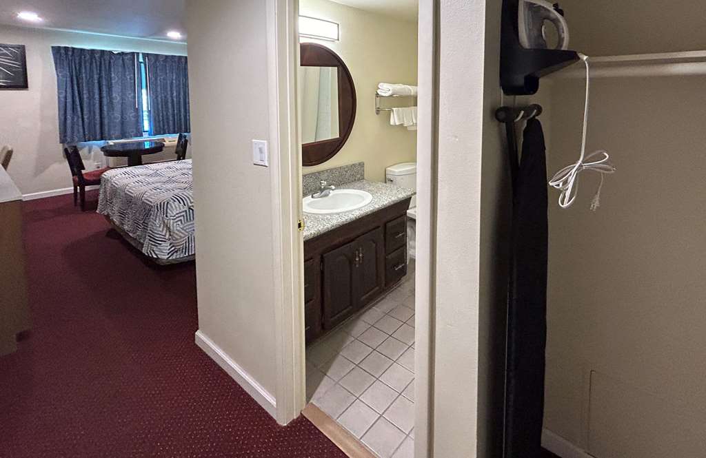 Studio 6 Suites Santa Ana CA - photo 17