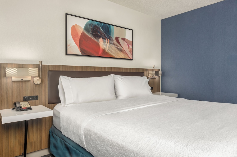 Hilton Garden Inn Chicago Oak Brook - photo 11