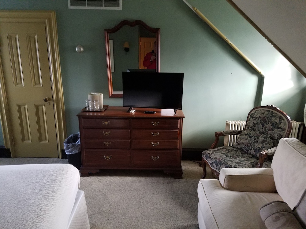 Cameron Estate Inn & Restaurant - photo 12