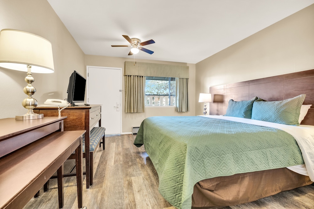 Scottish Fairway Inn - photo 17