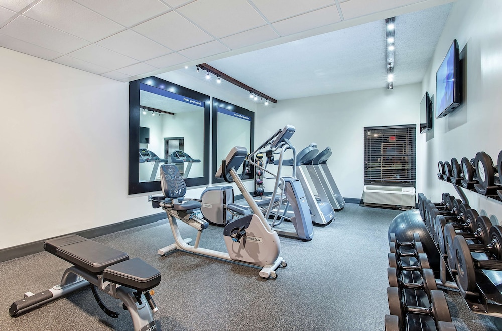 Hampton Inn Cullman - photo 24
