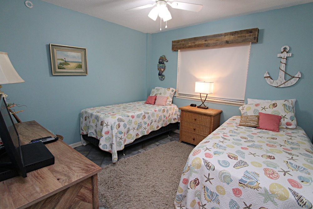 Driftwood Towers 1d 2 Bedroom Condo by RedAwning Gulf Shores - photo 4