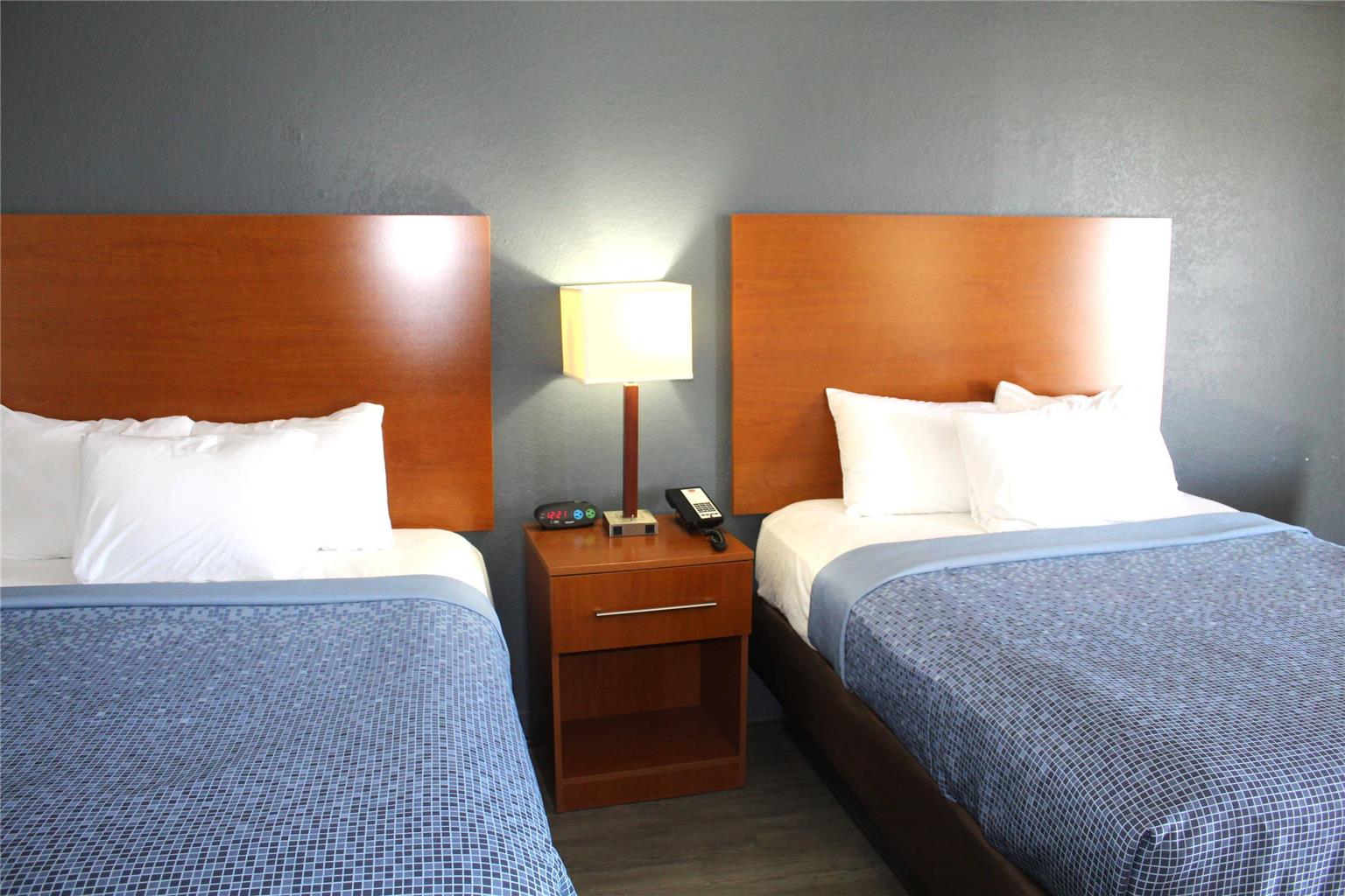Econo Lodge Franklin South - photo 36