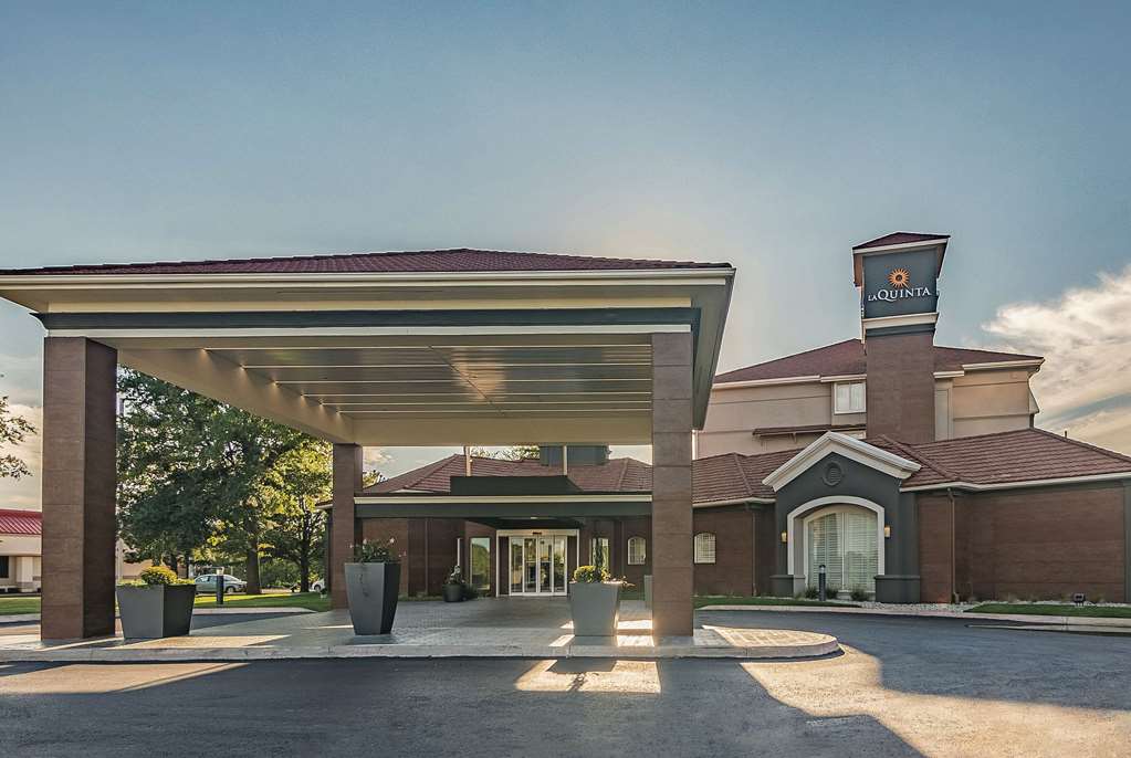 La Quinta Inn & Suites by Wyndham Oklahoma City Norman - photo 4