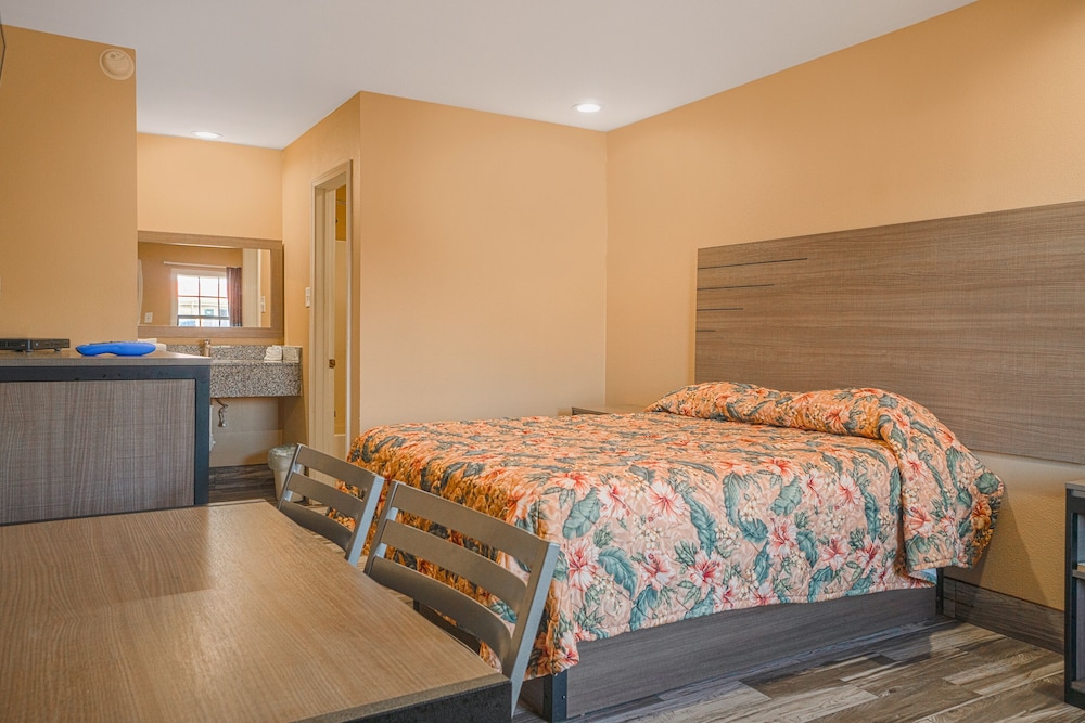 Days Inn by Wyndham Aransas Pass - photo 17