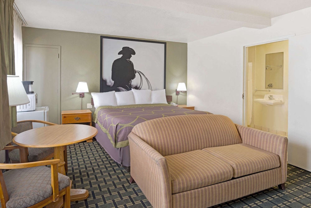 Super 8 by Wyndham El Paso Airport - photo 11
