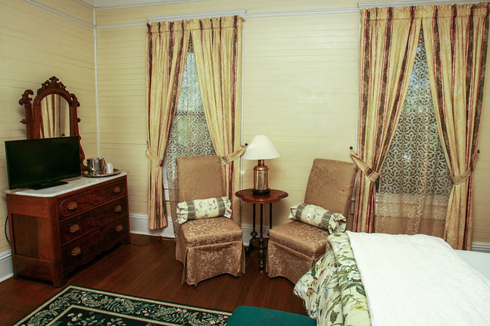Coombs Inn and Suites - photo 2