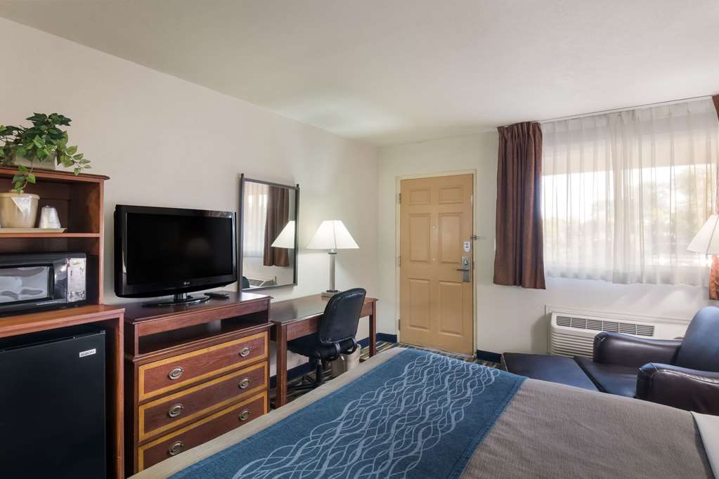 Rodeway Inn Fort Morgan - photo 8