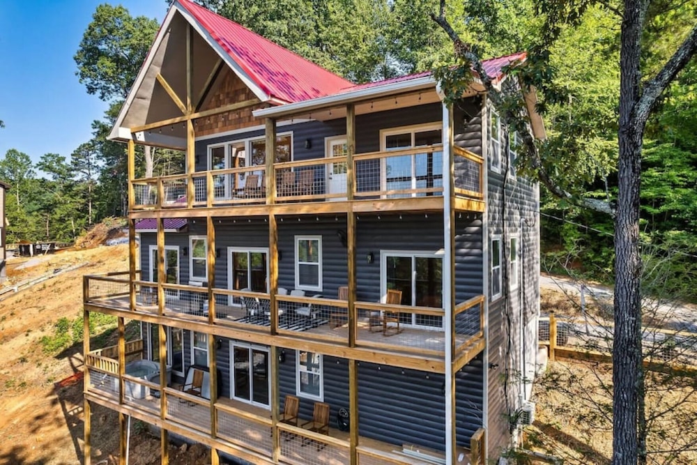 Tranquil Mountain Getaway By Ghosal Luxury Lodging - photo 51