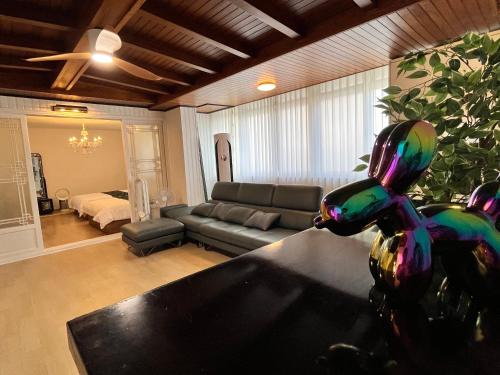 Mangwon Market 1min Mangwon Station 3min Korean style accommodation 4room 12ppl — 4-Star Luxury Hotel in Seoul, South Korea