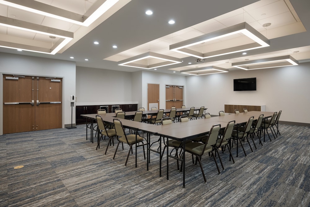 Holiday Inn Express Hotel & Suites PERRY by IHG - photo 63