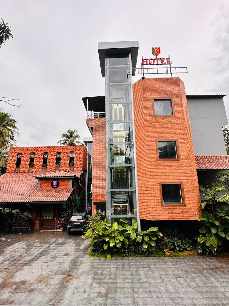 Yam Hotel — 4-Star Luxury Hotel in Thiruvananthapuram, India