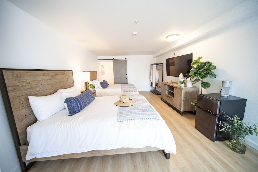 The Surfbreak Hotel - photo 13