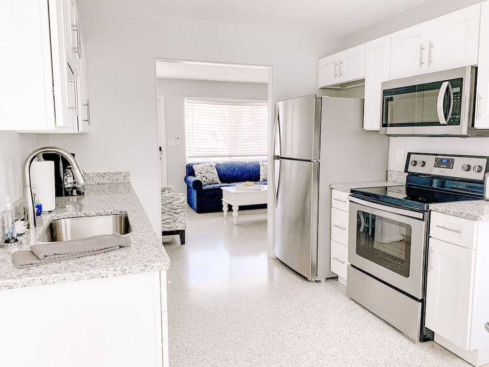 Ocean Eleven Suites - photo 13