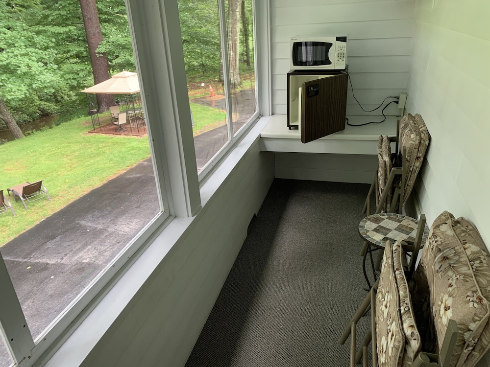 Towne Lyne Motel - photo 124