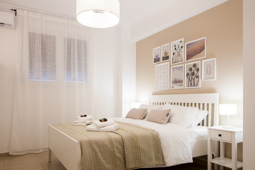 The Acropolis Erenest — 4-Star Luxury Hotel in Athens, Greece