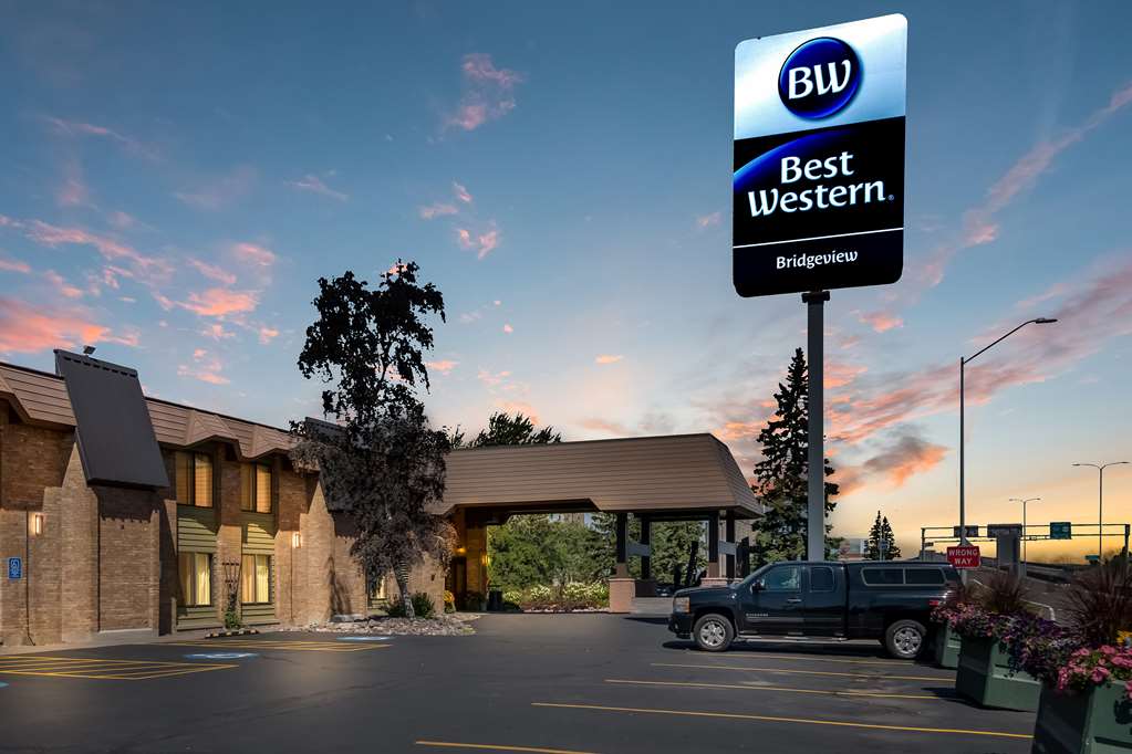 Best Western Bridgeview Hotel - photo 11