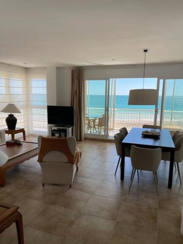 Frente Al Mar — hotel in Burriana