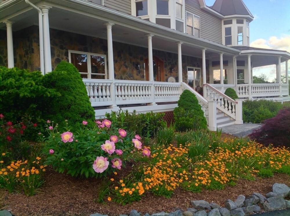Skyline Vineyard Inn - photo 58