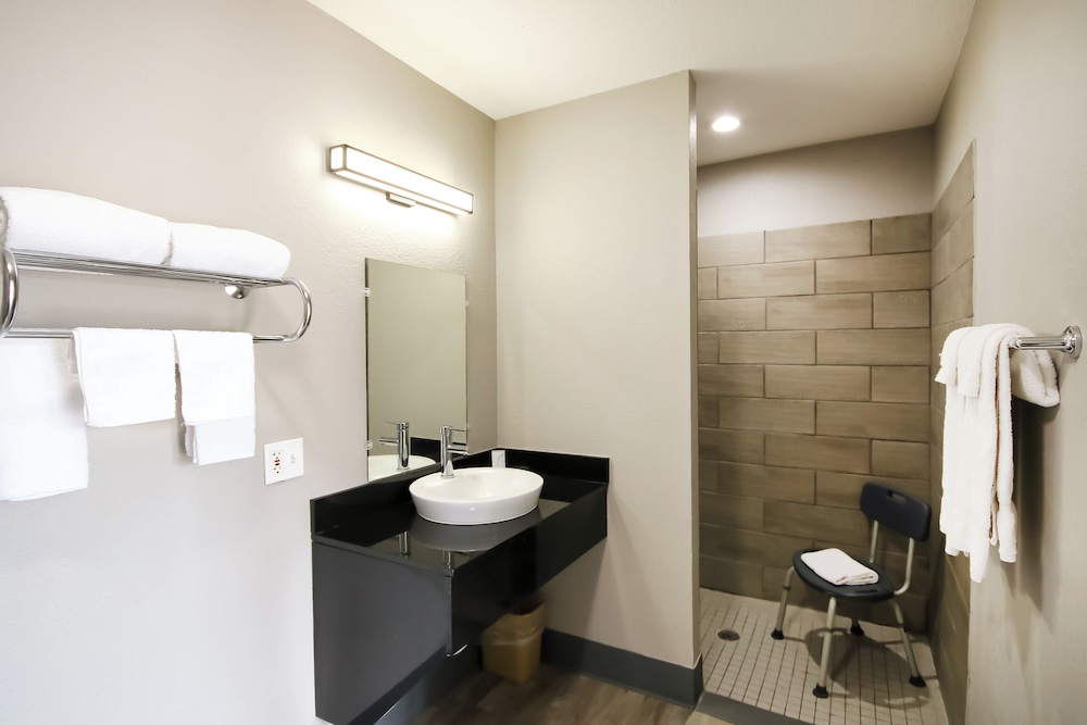 Motel6 Topeka KS Northwest - photo 26