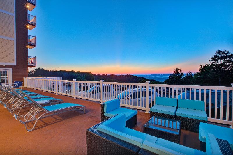 Holiday Inn Express & Suites Petoskey by IHG - photo 4