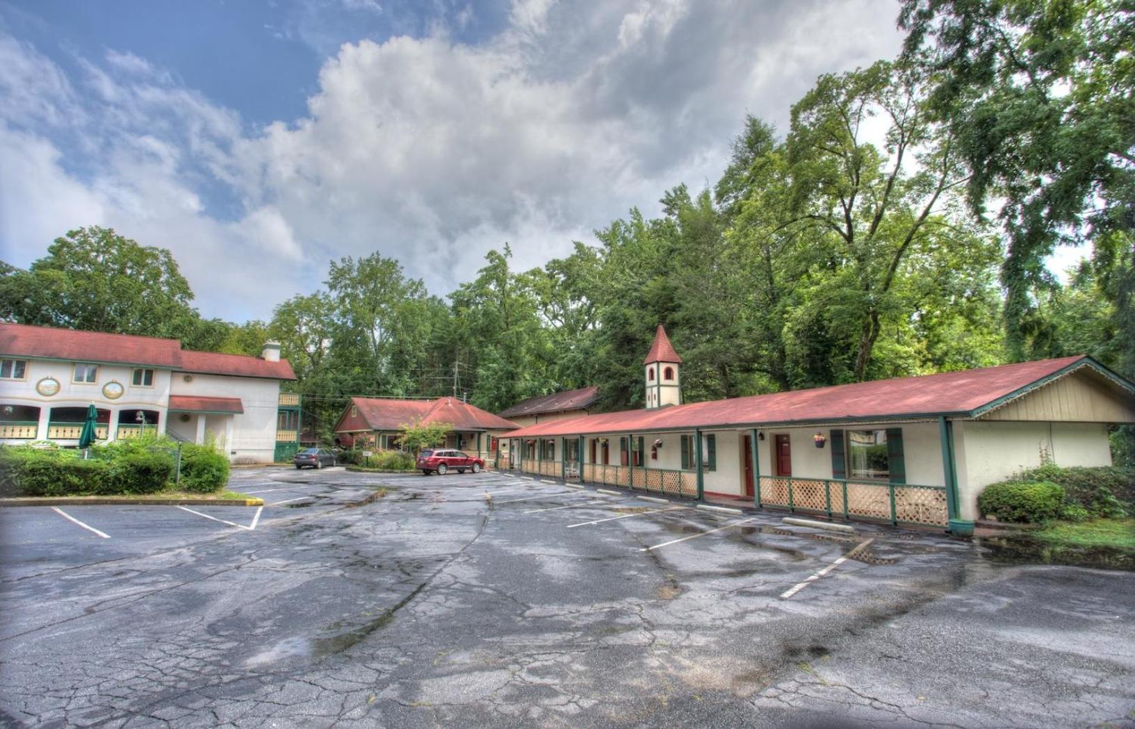 Hofbrau Riverfront Hotel - photo 18