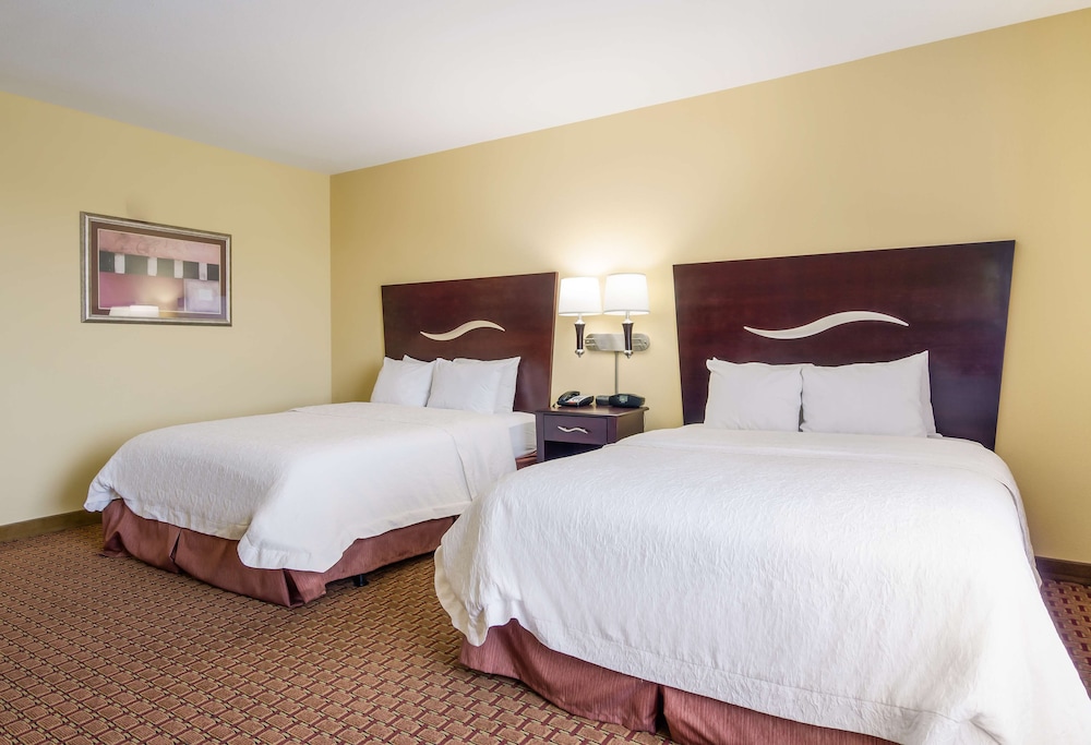 Hampton Inn Galax - photo 15