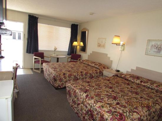 Royal Host Motel - photo 13