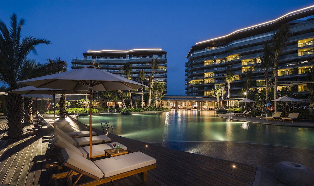 Hainan Greentown Blue Bay Resort in Lingshui, People's Republic of China