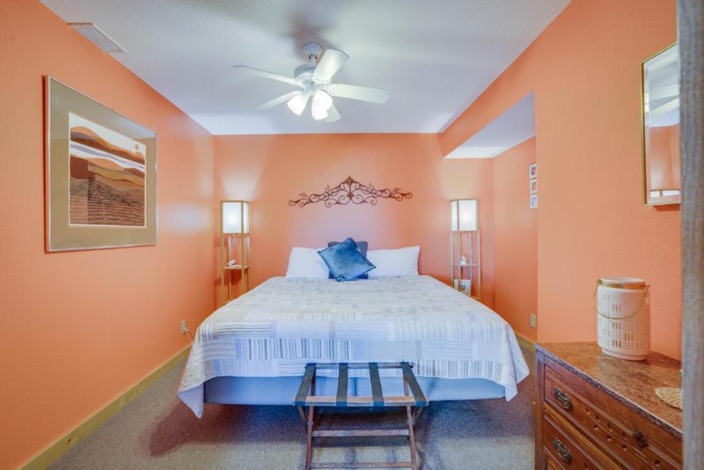 Lake Breeze Timber - carbon neutral hotel in Lake Ozark